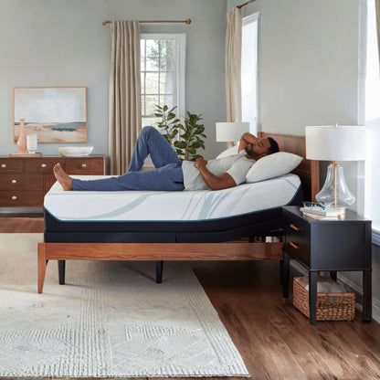 Tempur-Pedic Adapt Medium Hybrid Mattress