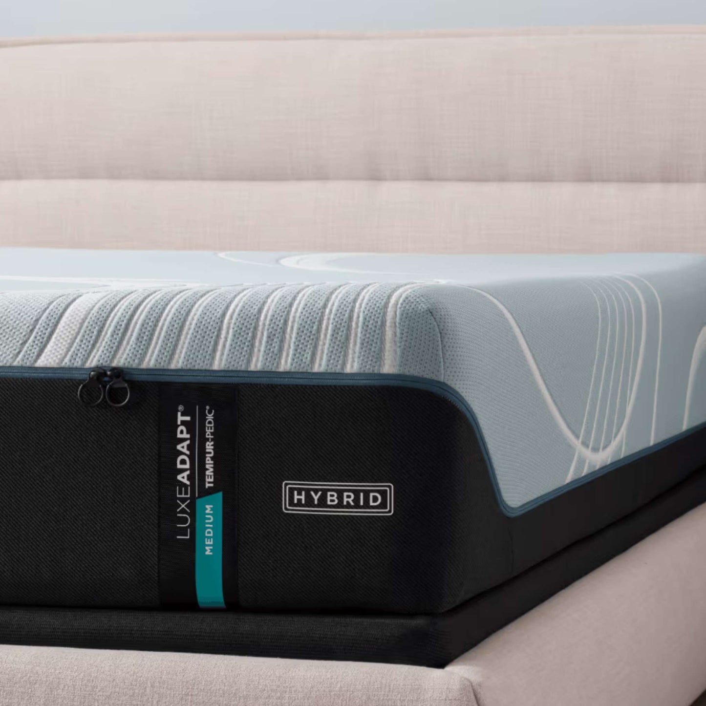 Tempur-Pedic LuxeAdapt Medium Hybrid Mattress